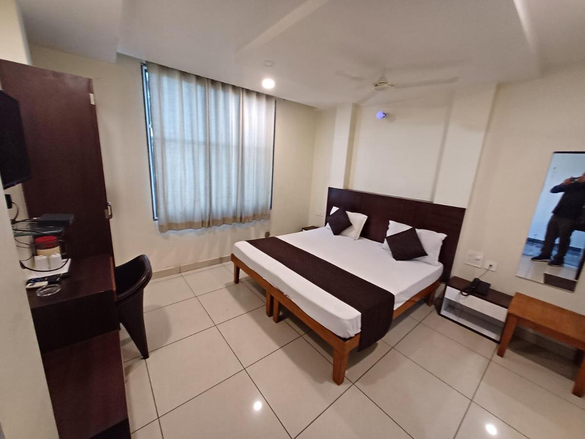 Hotel Rashika Palace 3*
